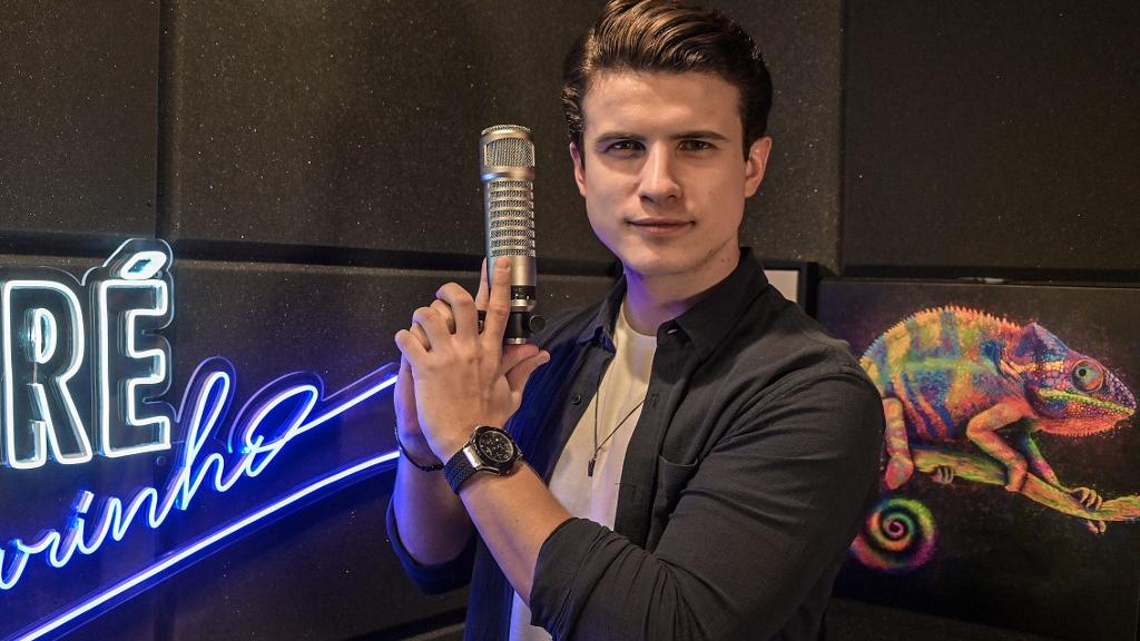 Jovem Pan recontrata desafeto dos extremistas