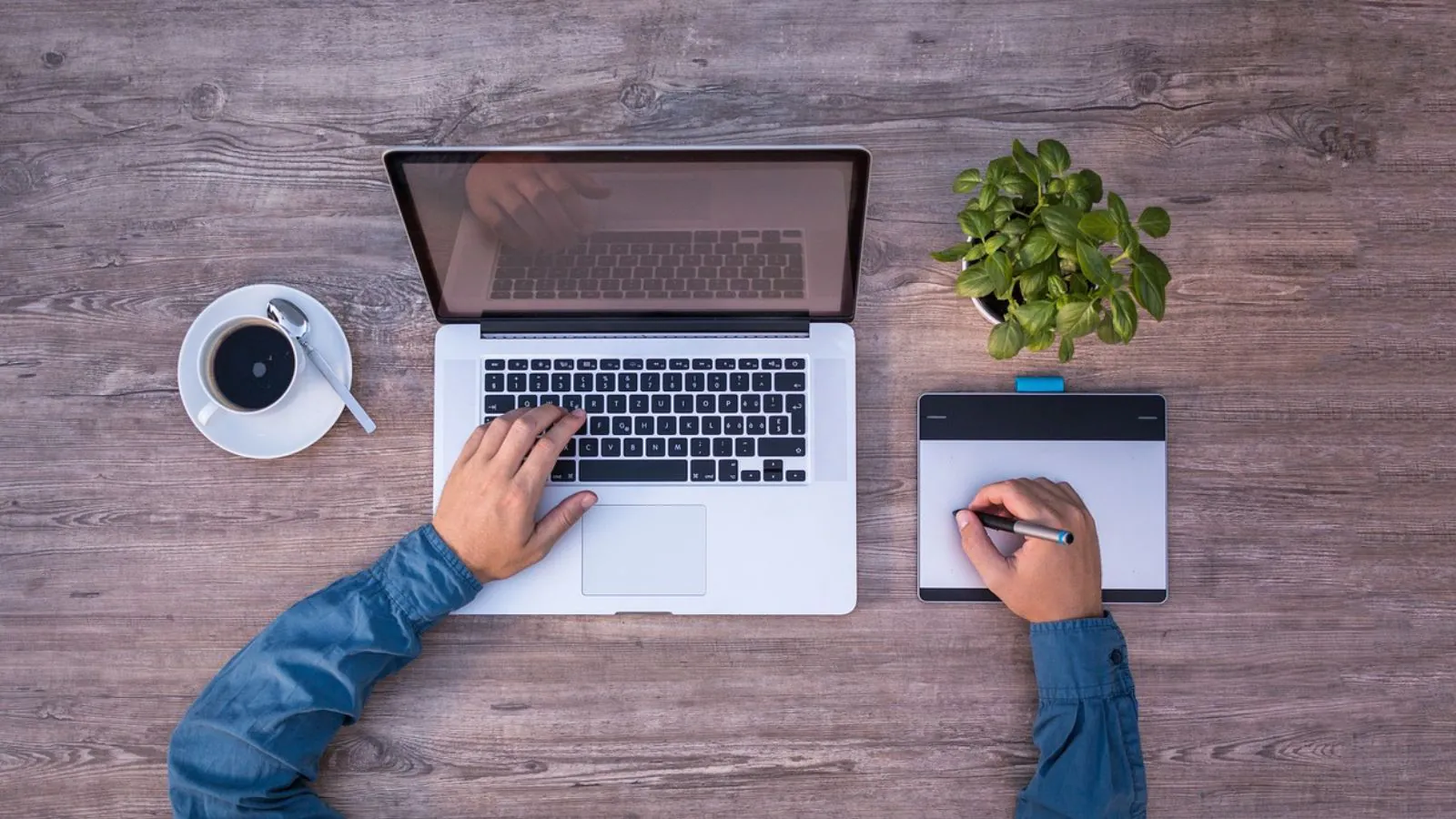 Veículo substitui jornalistas por IA