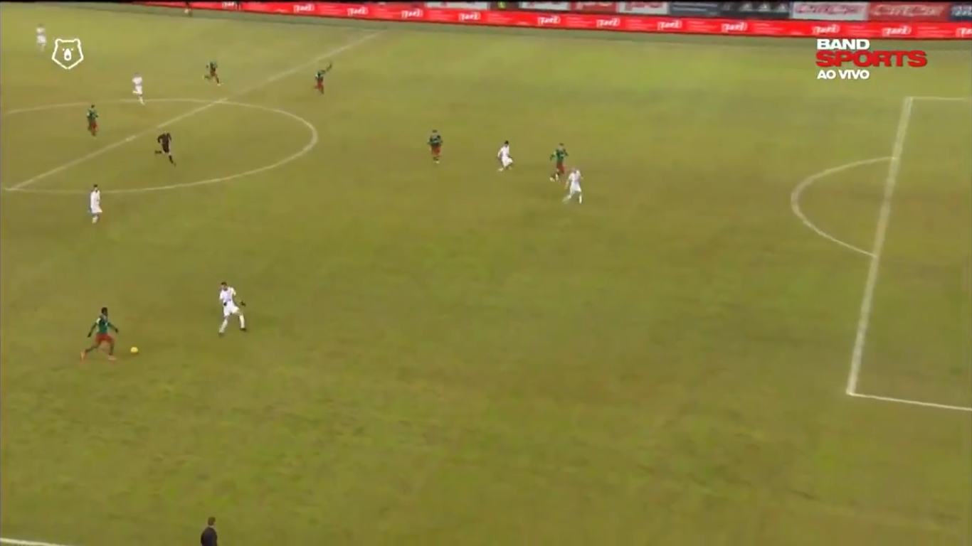 Band volta ao futebol europeu após quatro anos