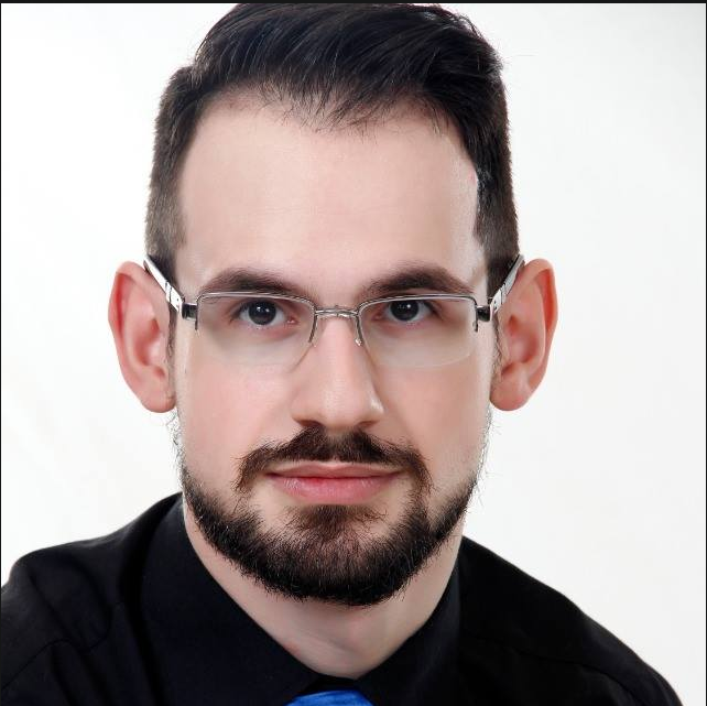 Gustavo Dill, jornalista fundador do Portal NTVB especializado em televisão e rádio