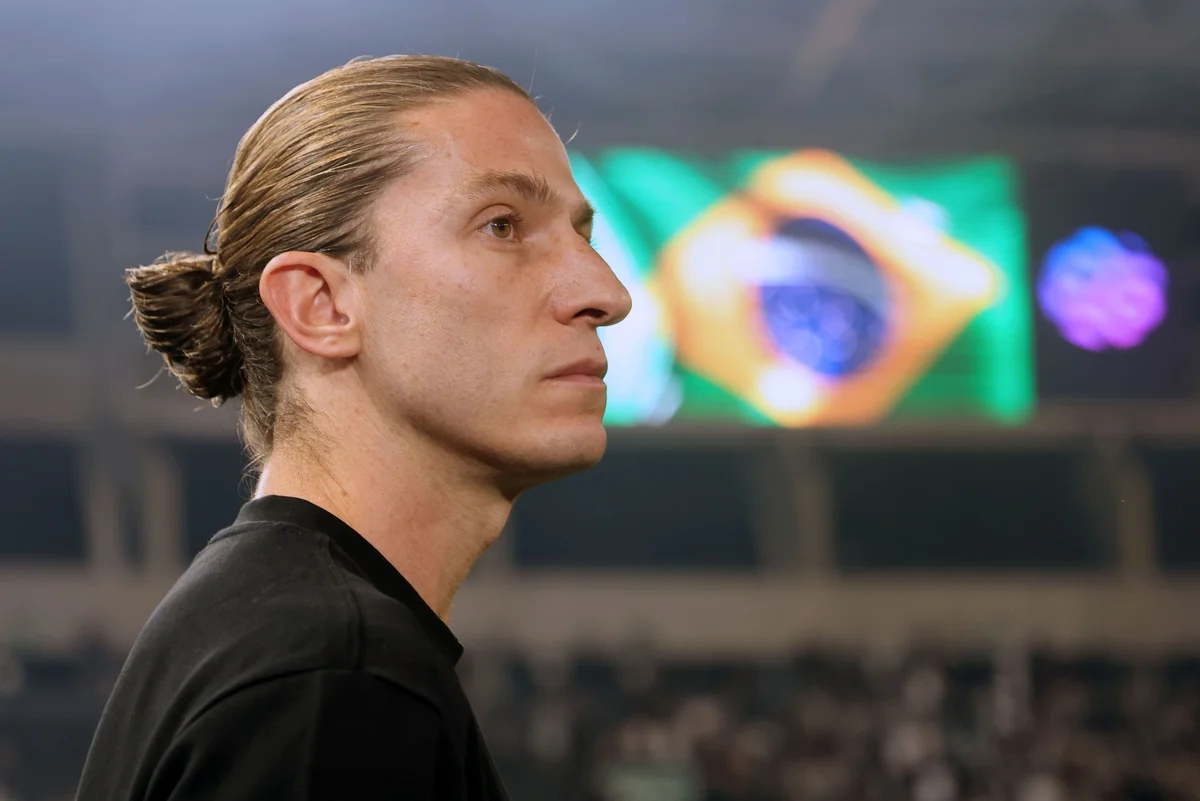 Filipe Luís deve assumir o Mônaco