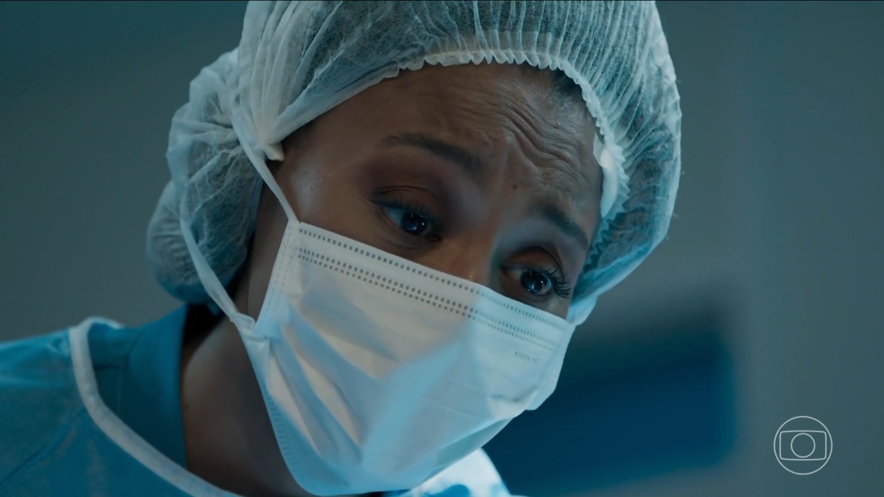 “Por Você” estreia sem vergonha de ser novela